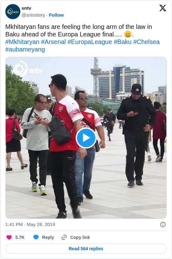 sntv: Mkhitaryan fans are feeling the long arm of the law in Baku ahead of the Europa League final…. 😁.
#Mkhitaryan #Arsenal #EuropaLeague #Baku #Chelsea #aubameyang https://t.co/a1CIuXOo9L
