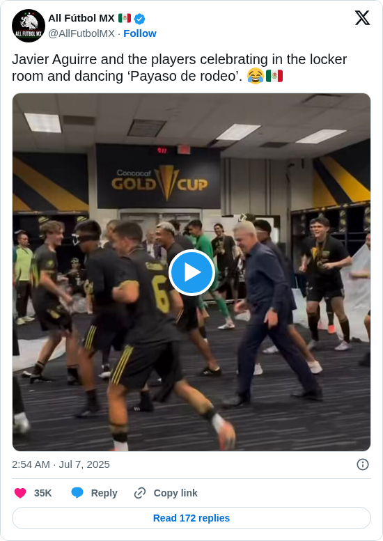 All Fútbol MX 🇲🇽: Javier Aguirre and the players celebrating in the locker room and dancing ‘Payaso de rodeo’. 😂🇲🇽

 https://t.co/s76om5XbNw