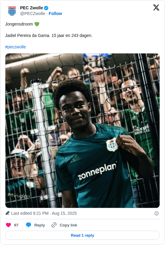 PEC Zwolle: Jongensdroom 💚

Jadiel Pereira da Gama. 15 jaar en 243 dagen.

#peczwolle https://t.co/oBqrguuwOz