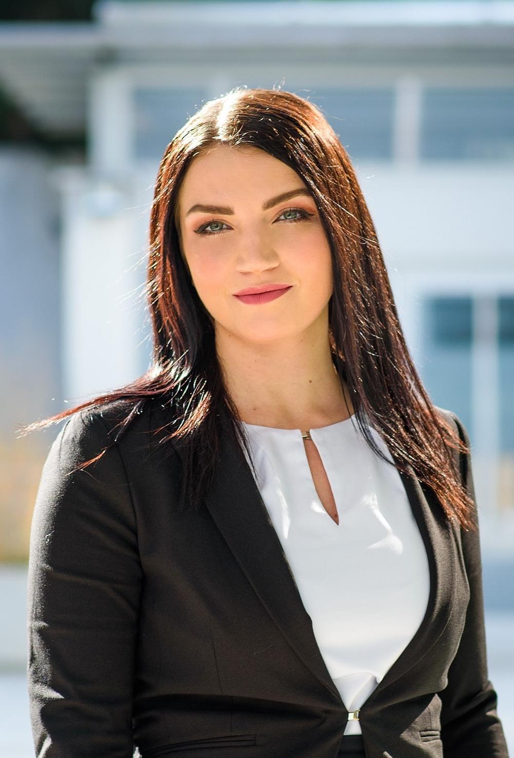 Silvia Beňová, Junior Associate