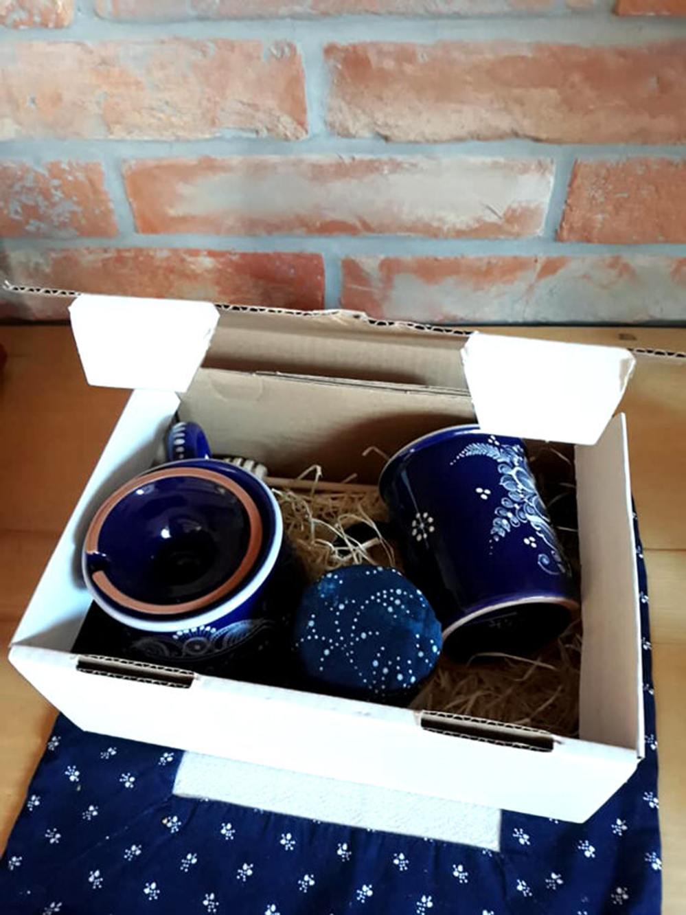 Pottery products by Peter Lužák and Tatiana Hanzelová.