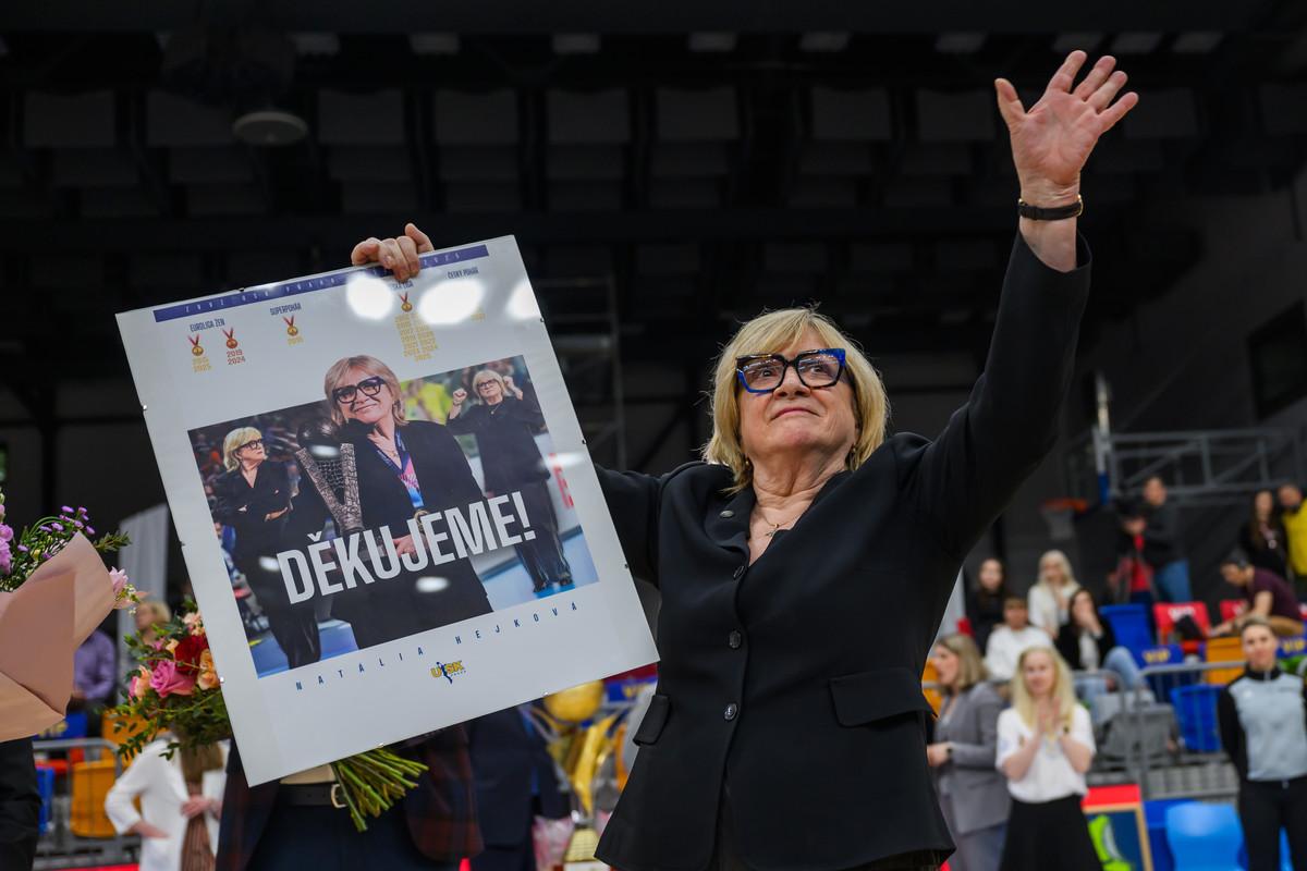 Trénerka USK Praha Natália Hejková sa lúči s kariérou po zisku majstrovského titulu.