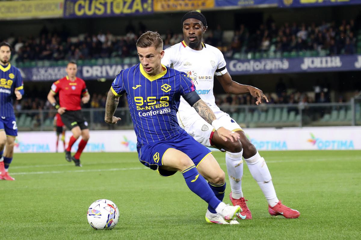 Tomáš Suslov nastúpil v základnej zostave Hellasu Verona prvýkrát od 15. marca, ale na ihrisku vydržal necelú polhodinu.