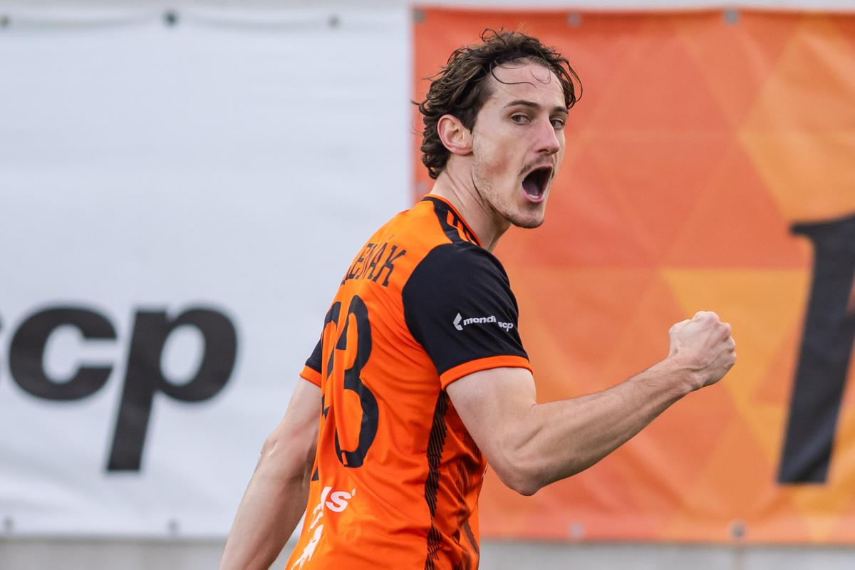 Matej Madleňák gólom do siete Komárna rozhodol o definitívnej záchrane Ružomberka v Niké lige. 