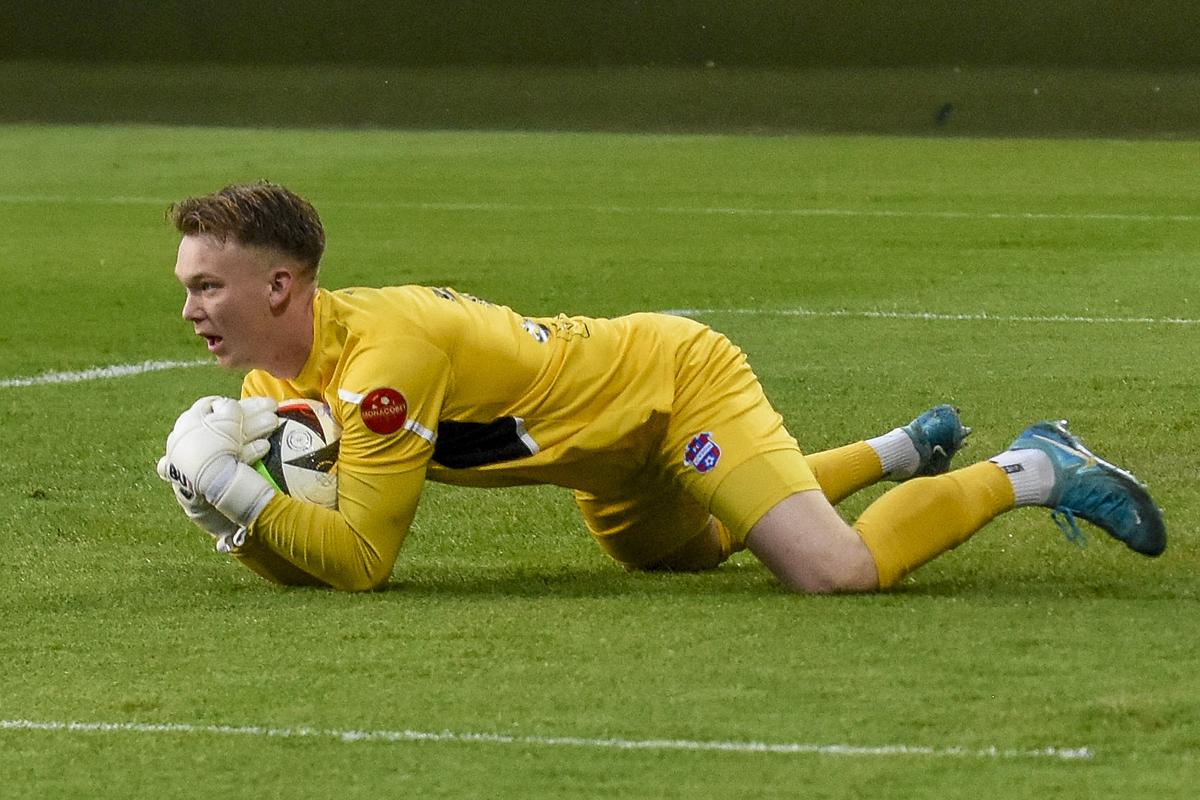 Brankár Gregor Tóth v akcii.