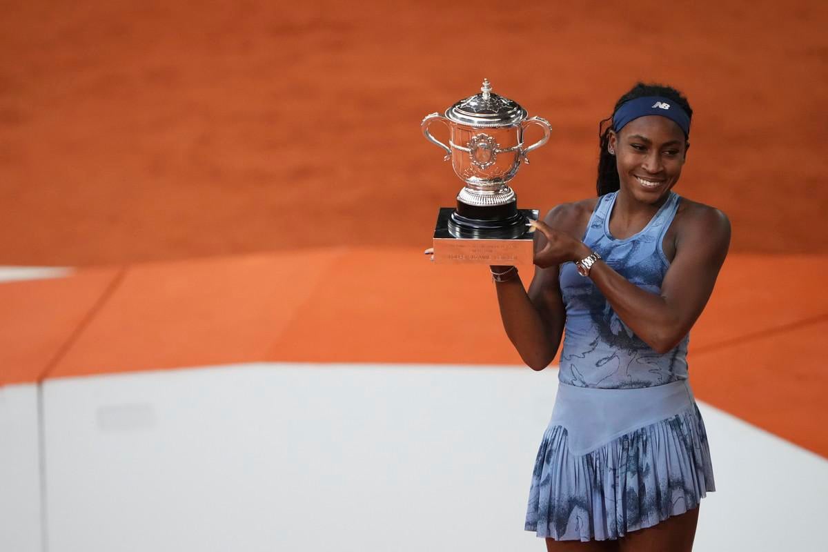 Coco Gauffová so svojou prvou parížskou trofejou.