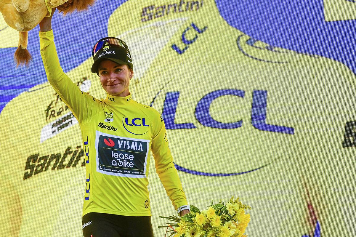 Marianne Vosová v žltom drese.
