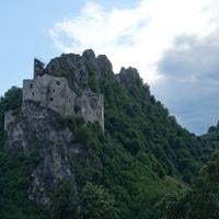Skrytý hrad na Slovensku, ktorý väčšina ľudí nikdy nenavštívi
