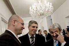 Richard Sulík (left) at the December opposition meeting with Bela Bugár (centre) and Mikuláš Dzurinda (right). 
