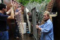 VSE employees volunteered their time at the Gemerská Street elementary school in Košice as part of the third year of VSE CITY RUN 2010.