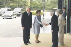 President Gašparovič and his wife Silvia met Emperor Akihito and Empress Michiko in June. 
