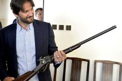 Third gun amnesty brings in legendary US rifle