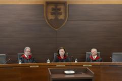 Two judges withdraw complaints about Kiska