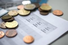 Bank clients can have accounts for no monthly fee. 