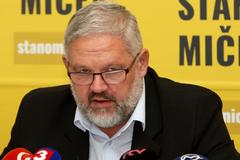 Mičev gave up candidacy to the benefit of Lunter
