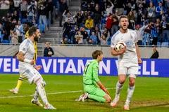 Snímka z posledného zápasu Dunajskej Stredy so Slovanom, keď Tigran Barseghjan (vľavo) vyrovnal na konečných 2:2.