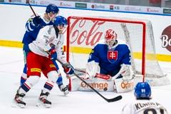 Na snímke zľava Dávid Mudrák (Slovensko), Pavel Kousal (Česko) a brankár Patrik Rybár (Slovensko)  v odvetnom prípravnom zápase Česká republika - Slovensko v Ostrave v piatok 25. apríla 2025.