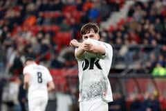 Tradičná gólová oslava Lea Sauera.