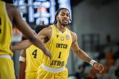 Interista Isaiah Cousins, s 28 bodmi najlepší strelec sobotného programu semifinále SBL.