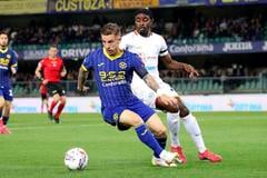Tomáš Suslov nastúpil v základnej zostave Hellasu Verona prvýkrát od 15. marca, ale na ihrisku vydržal necelú polhodinu.