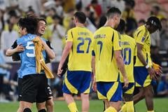 Ronaldo a jeho spoluhráči z Al Nassr po prehre s tímom Kawasaki v semifinále v Ázijskej Lige majstrov.