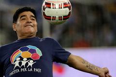 Policajti zaistili Maradonovu zdravotnú dokumentáciu, majú aj viac než 500 mailov obvinených zdravotníkov