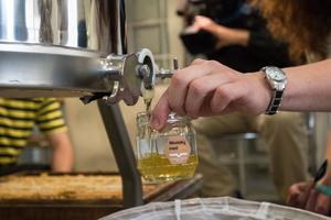 A machine for extracting honey in the framework of project The Urban Bees