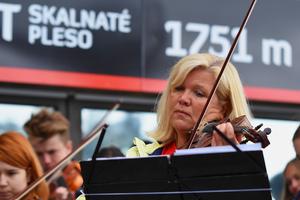The open-air concert of the international violin orchestra composed of children from four countries
