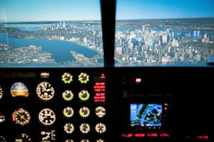 On the Piper airplane simulator, guests can take a sightseeing flight over New York or the High Tatras.