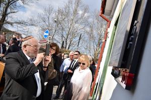 Unveiling the commemorative plaque