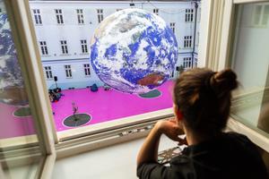Luke Jerram: Gaia