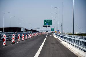 The 4.3-kilometre stretch of the D4 highway was open on September 26.