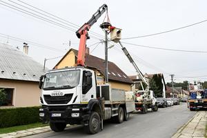 Relocating the stork nest in Chocholná-Velčice.