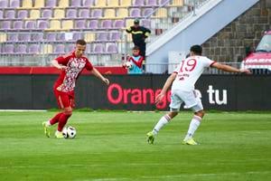 Na snímke zľava Martin Rymarenko (Banská Bystrica) a Martin Gomola (Ružomberok).