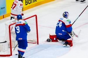 From left: Sidney Crosby (Canada), Patrik Hrehorčák and Patrik Rybár (both Slovakia).