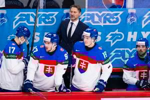 Matej Kašlík, Pavol Regenda, tréner Vladimír Országh, Dalibor Dvorský a Maxim Čajkovič.