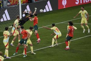 Momentka z finále Ligy národov medzi Portugalskom a Španielskom.