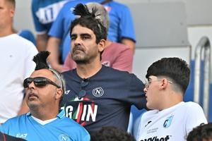 Diváci pred rozlúčkovým futbalovým zápasom Mareka Hamšíka.