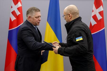 Денис Шмигаль і Роберт Фіцо під час зустрічі в Ужгороді