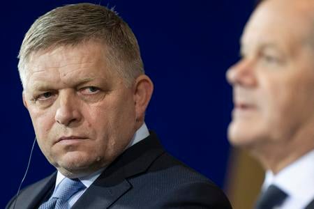 Slovak PM Robert Fico and German Chancellor Olaf Scholz in Berlin on January 24, 2024.