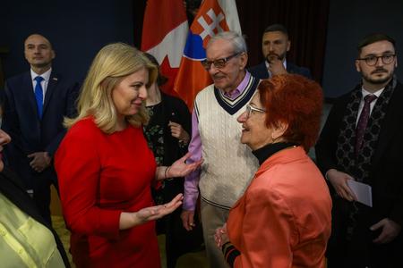 Slovak President Zuzana Čaputová meets with Slovak expats living in Canada.
