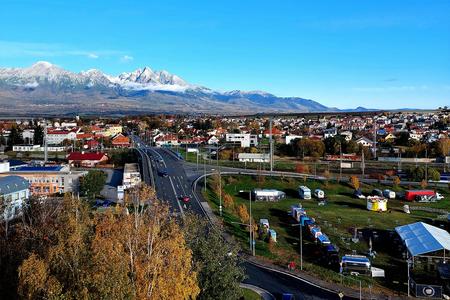 Gangs of school pupils have reportedly been attacking people in the towns of Poprad and Spišská Nová Ves, in eastern Slovakia.