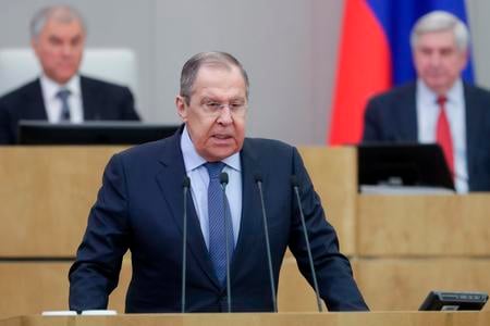 Міністр закордонних справ Росії Лавров виступає в Державній думі.