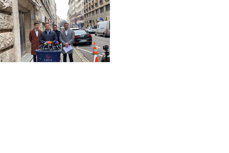 Smer members announce the filing of a criminal complaint against journalist Martin Šimečka.
