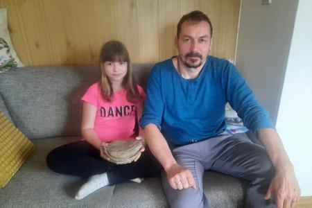 Štefan Sališ and his daughter.