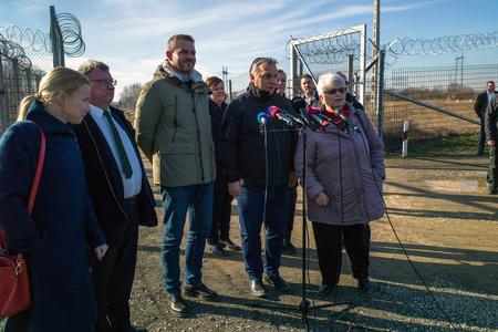 Then prime minister Peter Pellegrini (left) was supposed to ask Hungarian PM Viktor Orbán (right) to get him in touch with Russia during an inspection of measures against illegal migration in February 2020.
