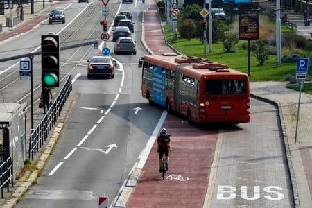 The cycle route on the Vajanského Nábrežie embankment launched last autumn has provoked a number of contradictory reactions. 