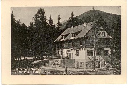 The chalet in this postcard was built by Ján Harich of Pribylina in 1942.