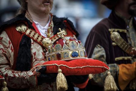 The royal crown.