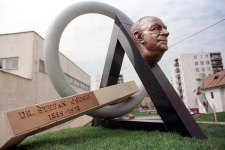 A memorial dedicated to Štefan Osuský in Brezová pod Bradlom.
